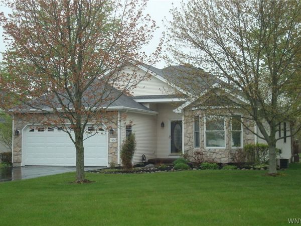 5434 Carleton Lake Drive, Lockport, NY 14094