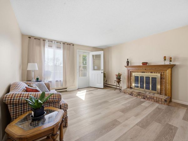 341 Prairiewood Circle S, Unit 208, Fargo, ND 58103