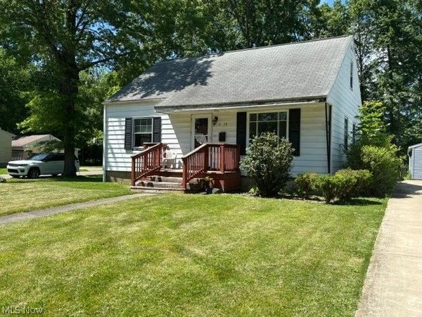 2378 Linda Drive NW, Warren, OH 44485