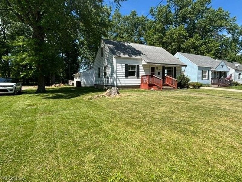 2378 Linda Drive NW, Warren, OH 44485 Photo 2