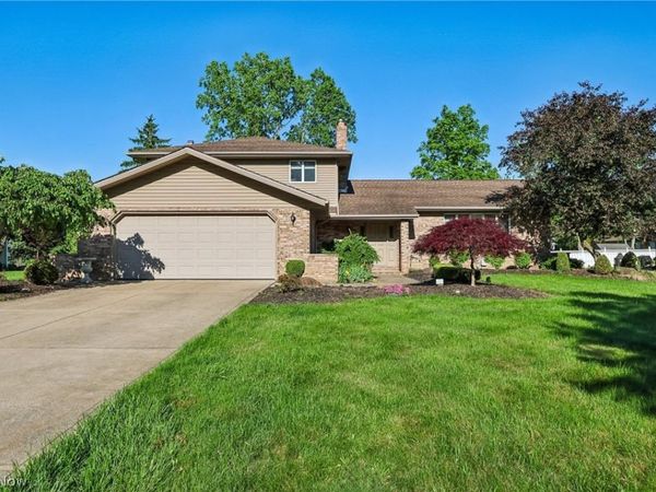 691 Davidson Drive , Highland Heights, OH 44143