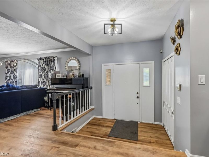 691 Davidson Drive, Highland Heights, OH 44143 Photo 3