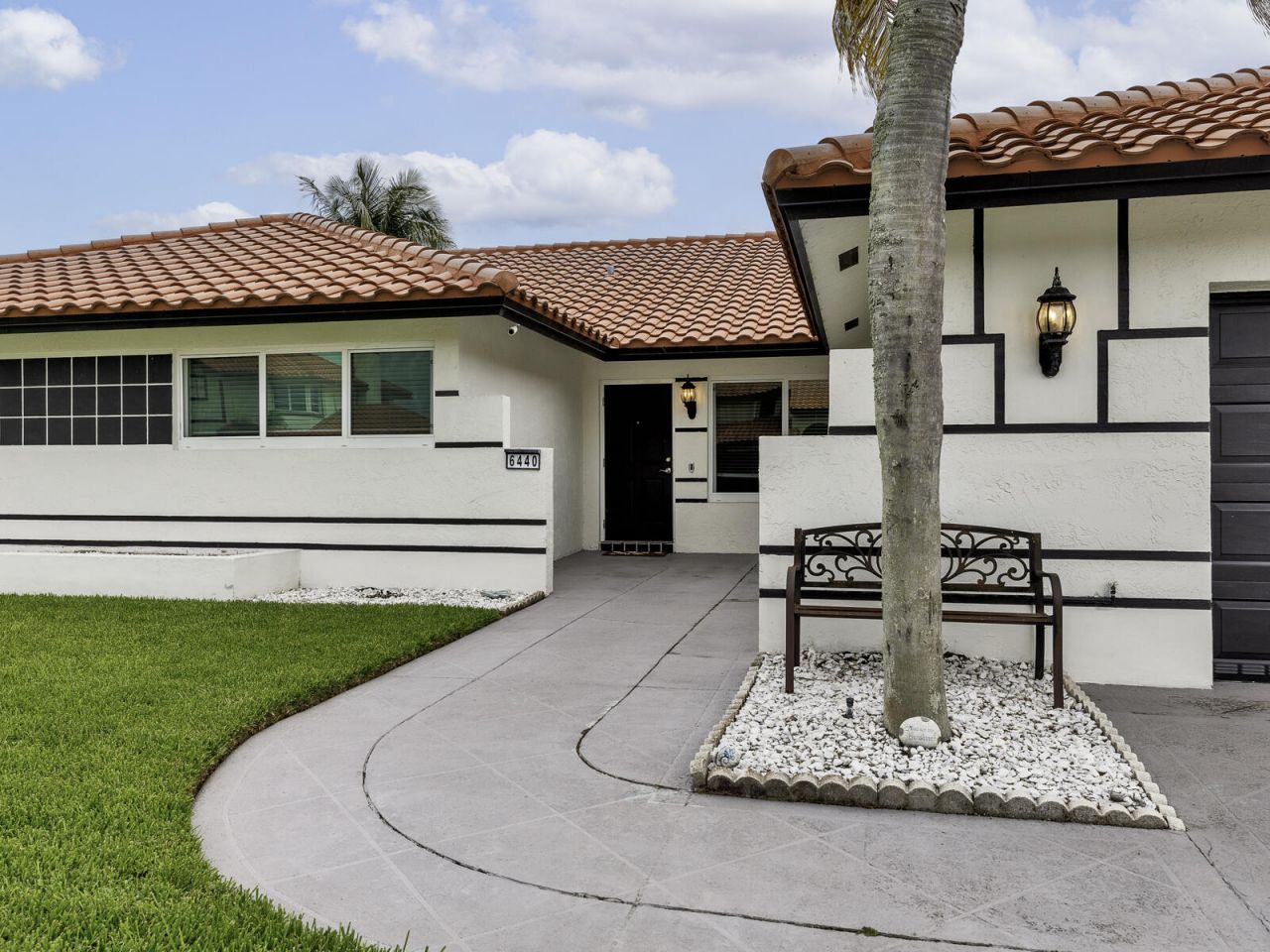 6440 Olde Moat Way, Davie, FL 33331 Photo