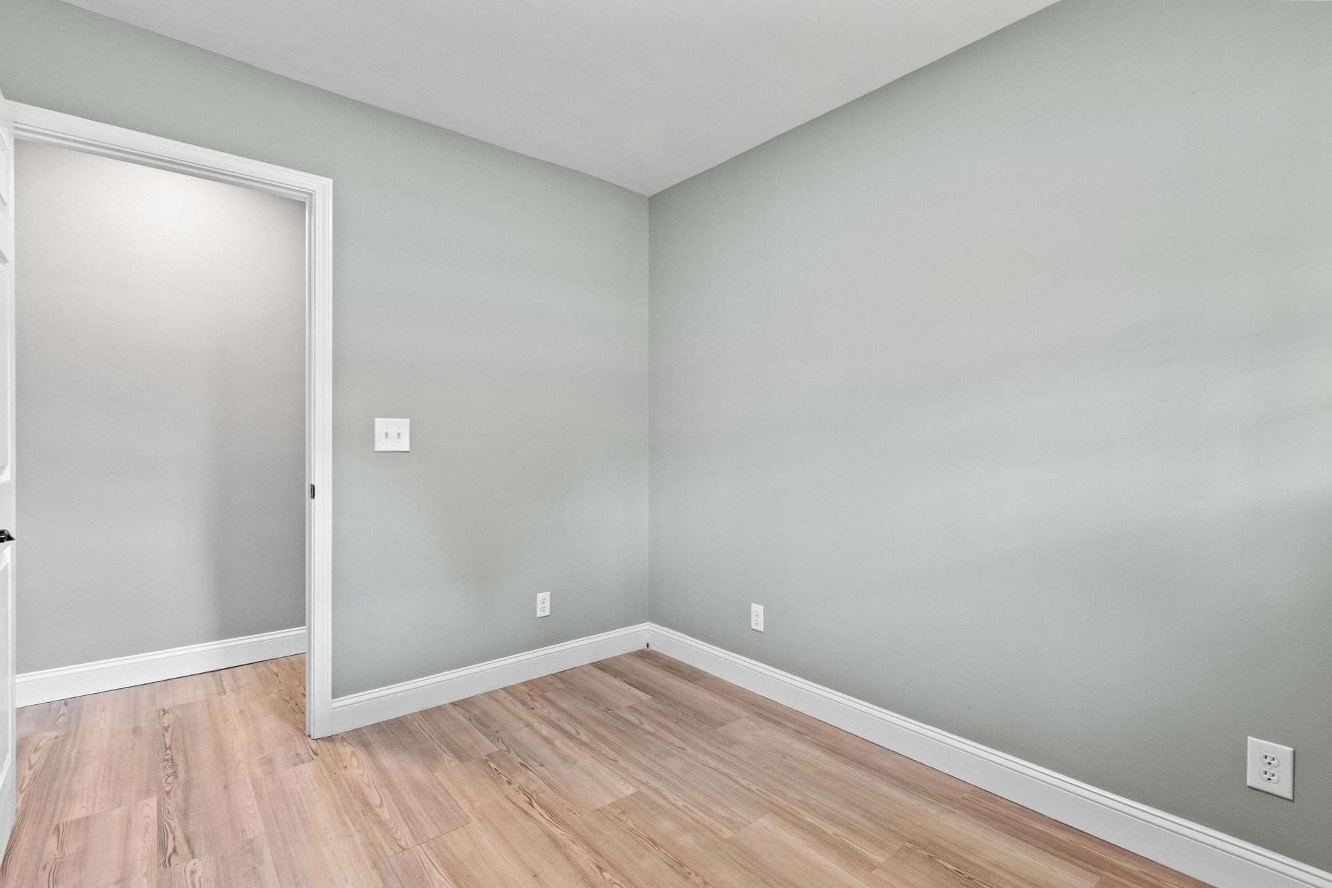 1907 Hazelwood Drive Photo 13