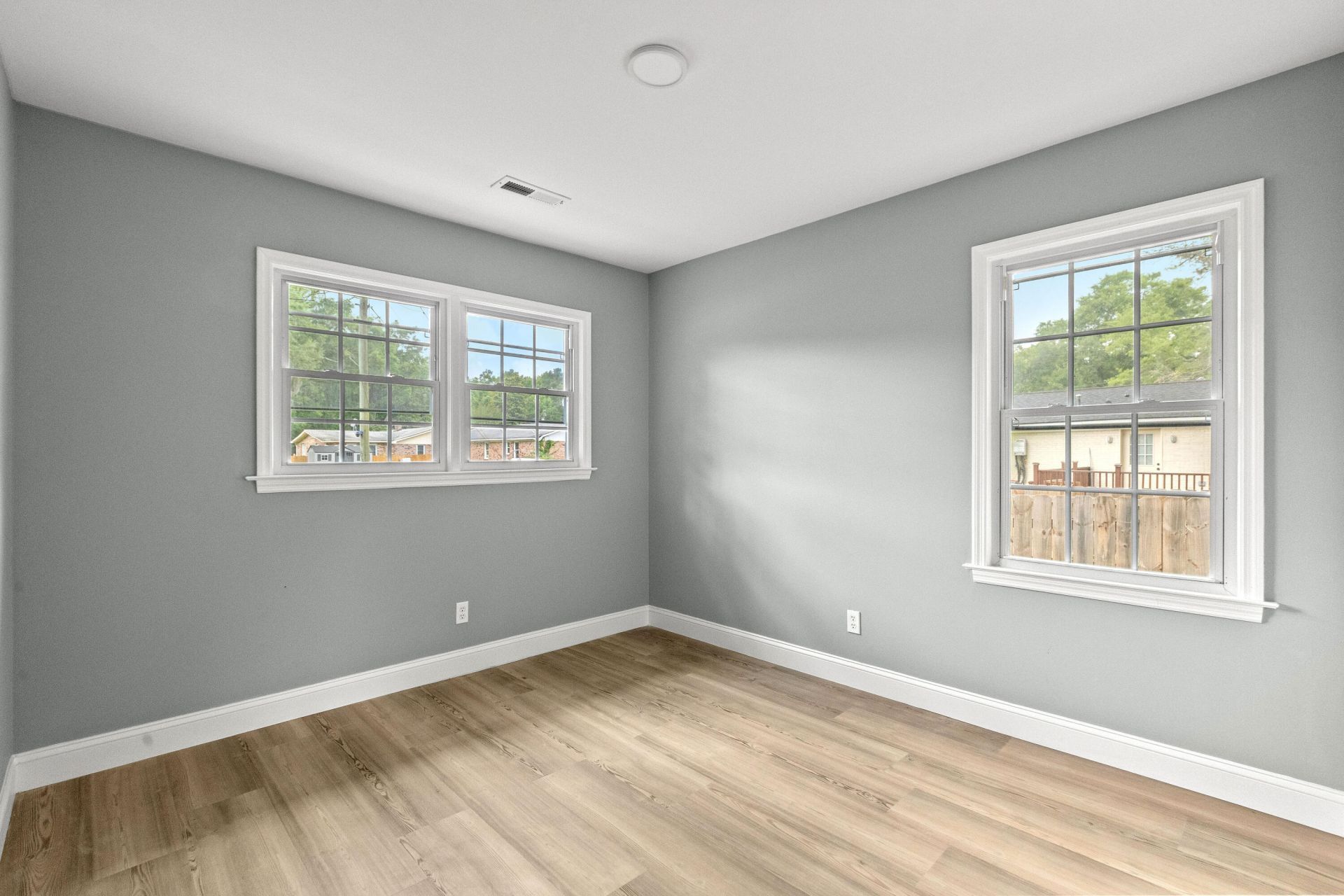 1907 Hazelwood Drive Photo 16