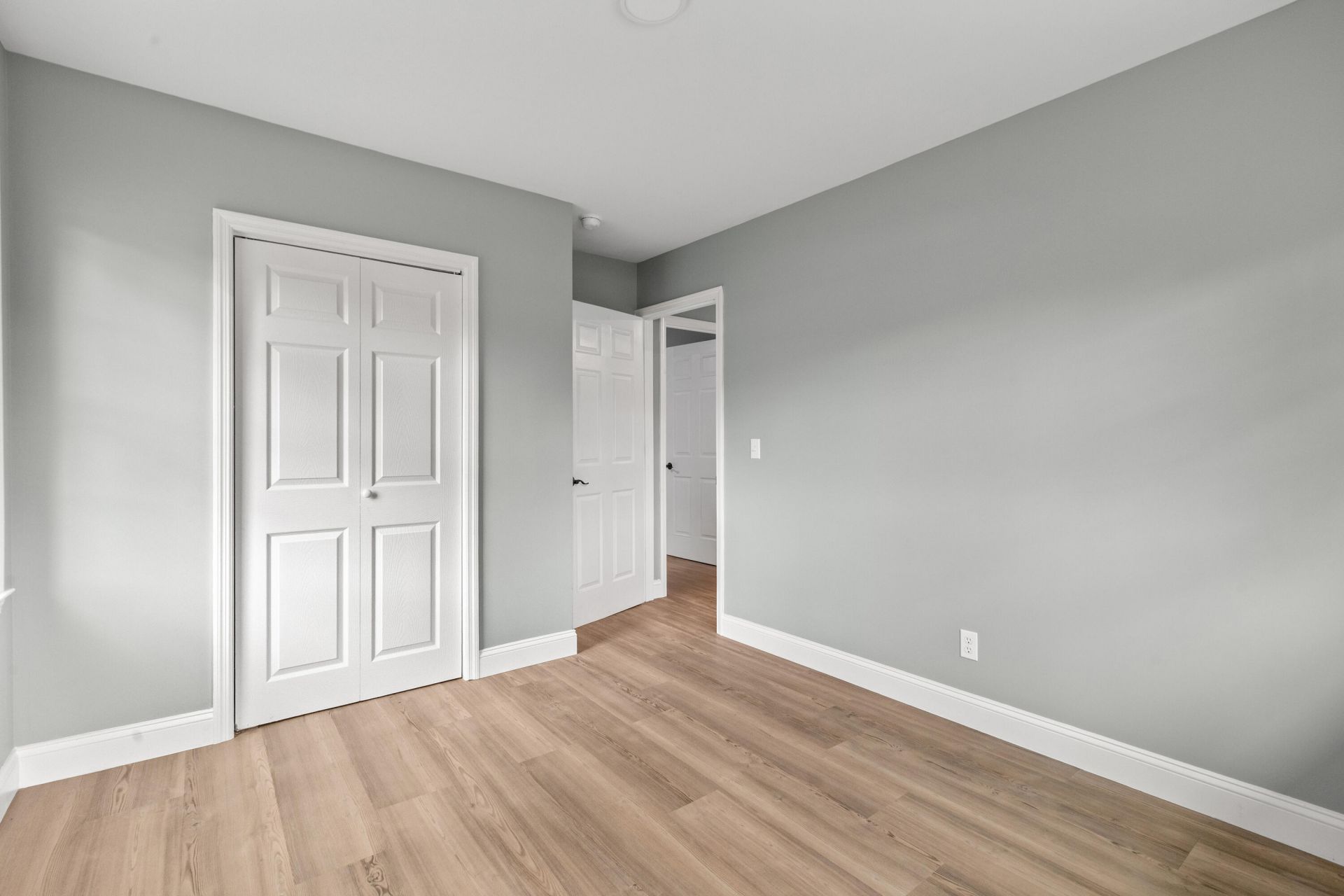 1907 Hazelwood Drive Photo 17