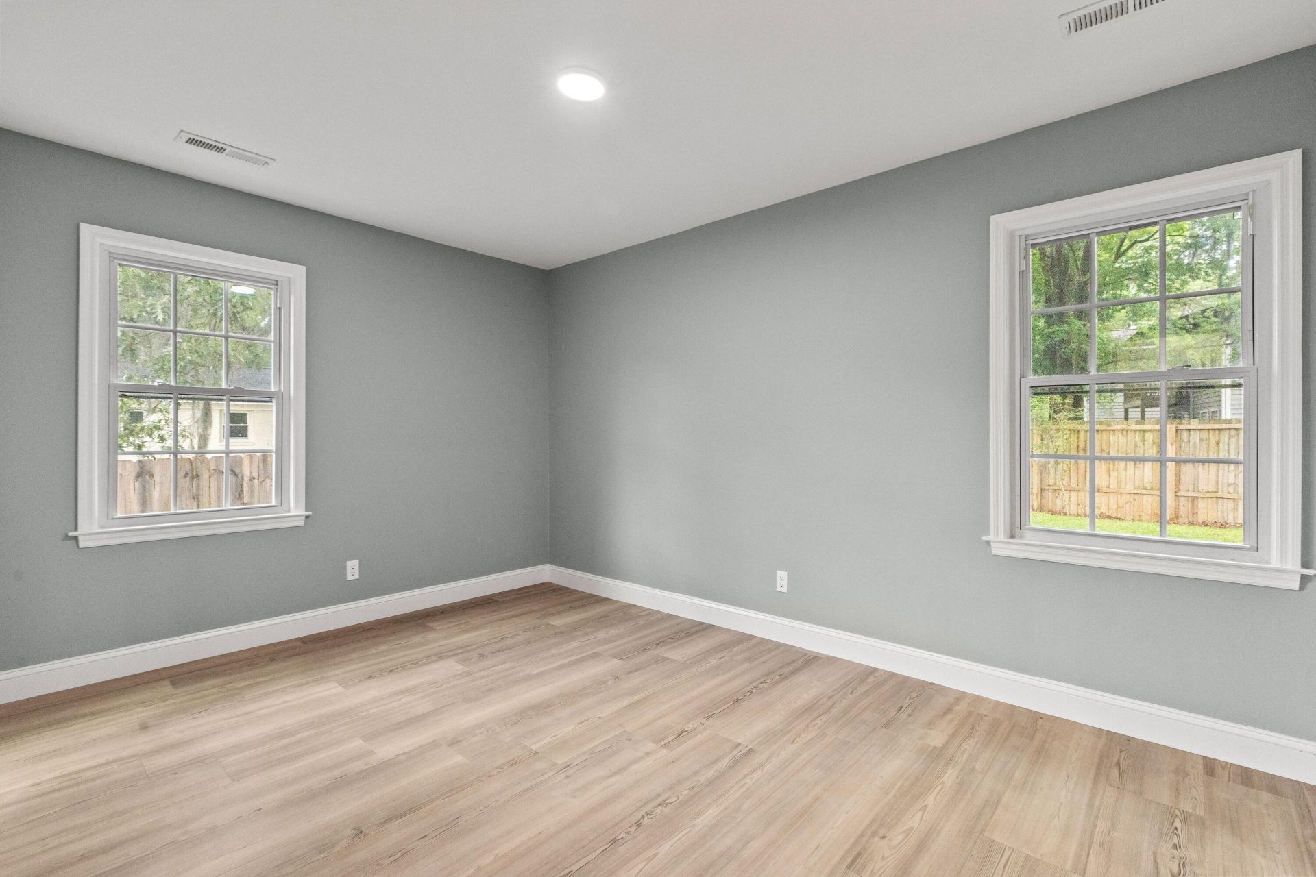1907 Hazelwood Drive Photo 18