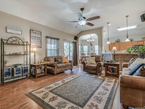 1642 SUNBLOSSOM CIR, New Braunfels, TX 78130