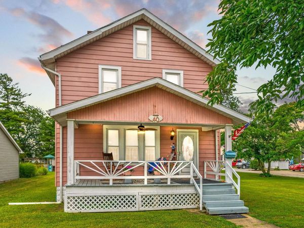 40 Walnut Street, Ashville, OH 43103