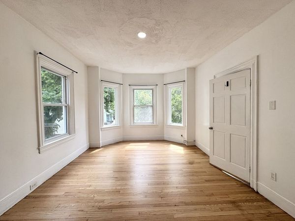 56 Pinckney St, Unit 2, Somerville, MA 02145