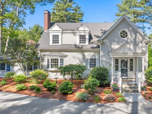 2 Woodridge Rd, Dover, MA 02030