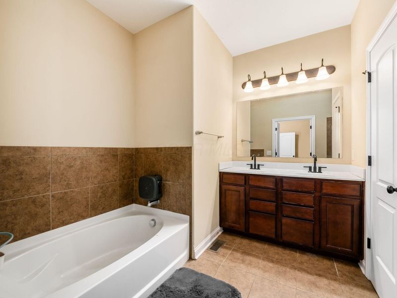 3219 Sitka Spruce Drive, Grove City, OH 43123 Photo 27