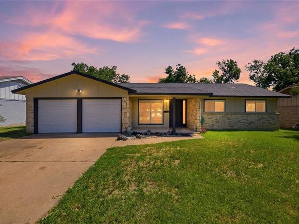 2116 Chelsea Drive, Edgecliff Village, TX 76134