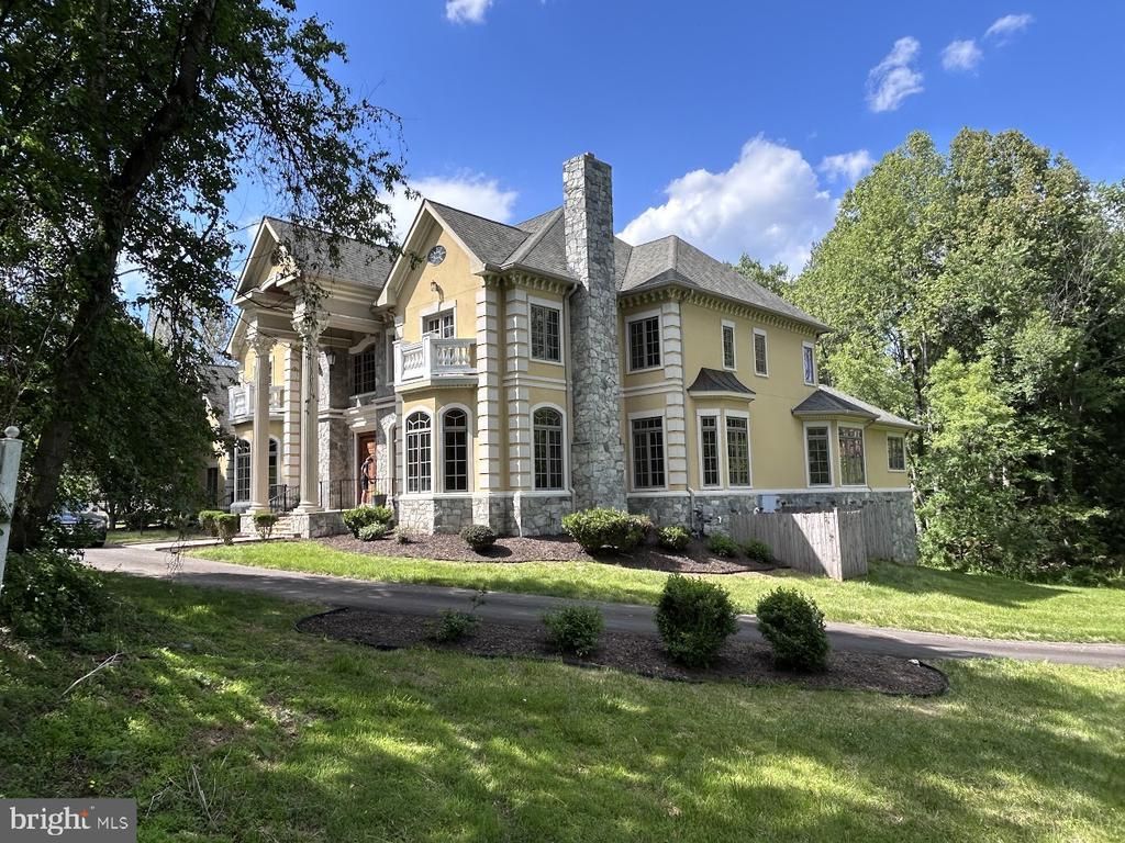 10872 Patowmack Drive, Great Falls, VA 22066 Main Photo