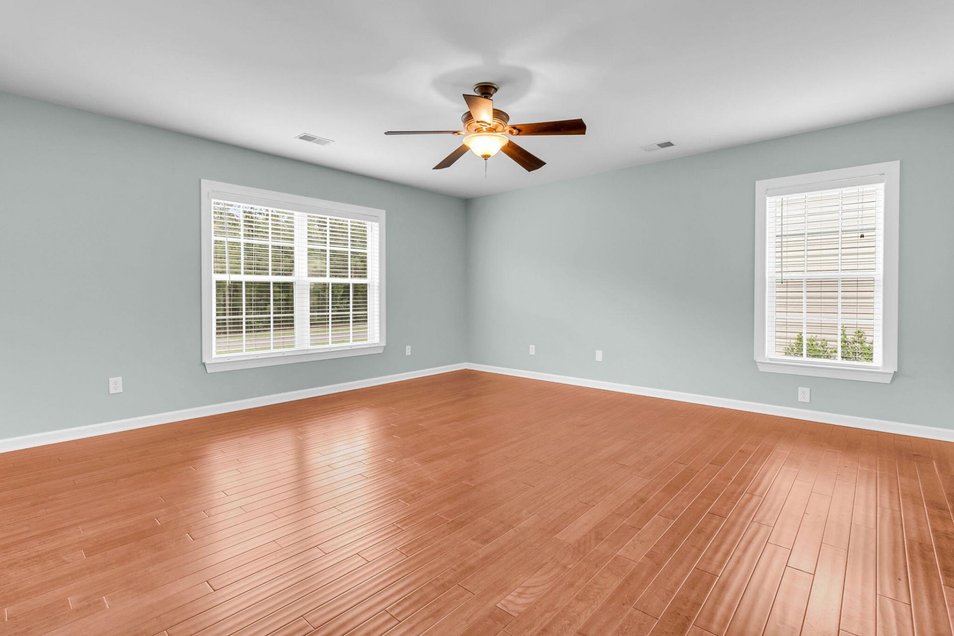 136 Mayfield Drive Photo 19