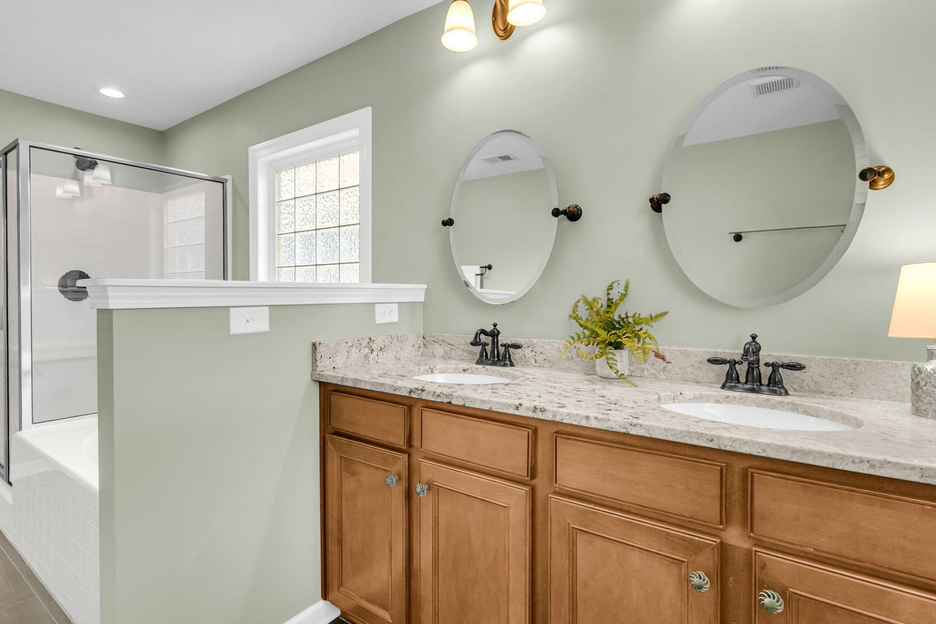 136 Mayfield Drive Photo 21