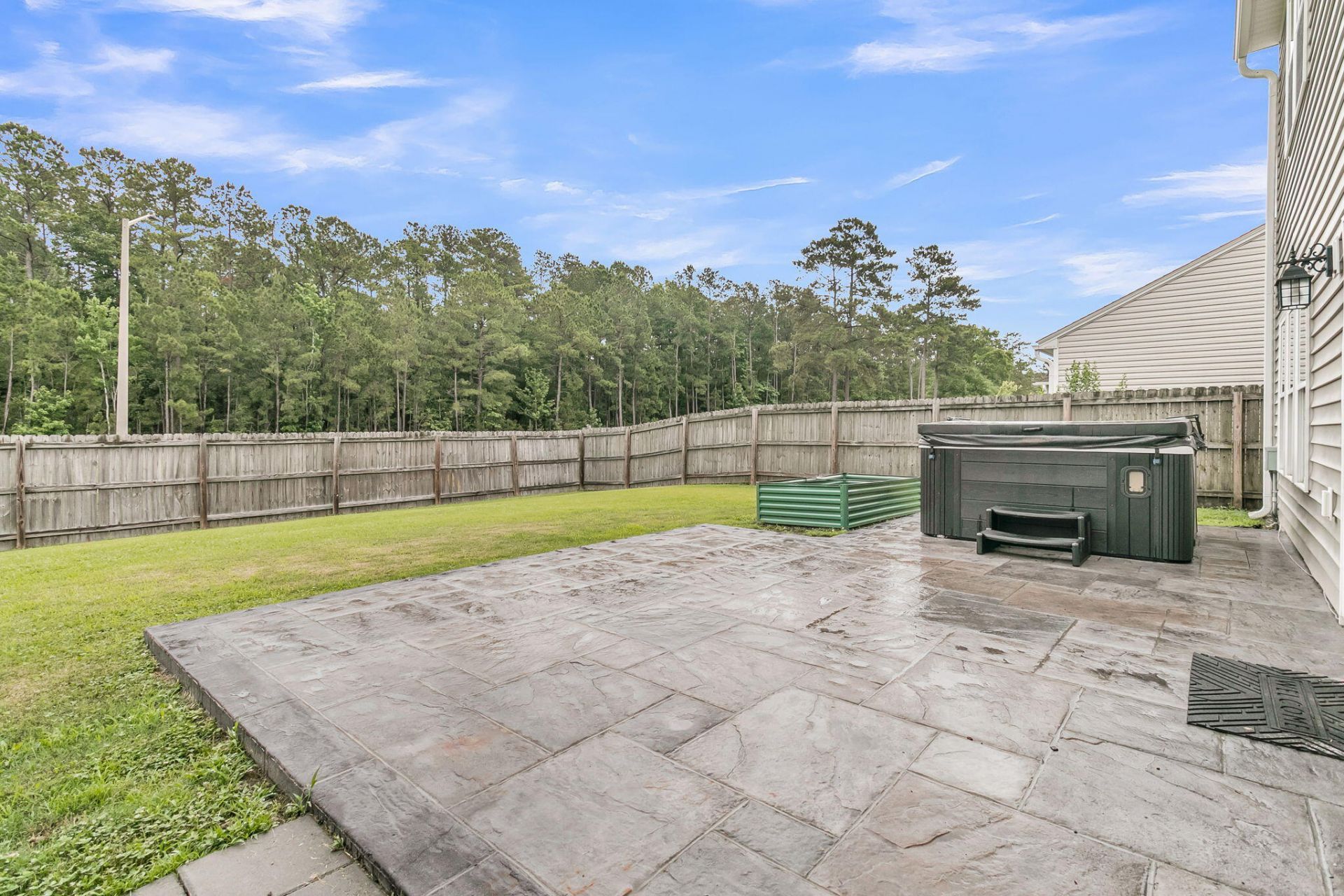 136 Mayfield Drive Photo 31