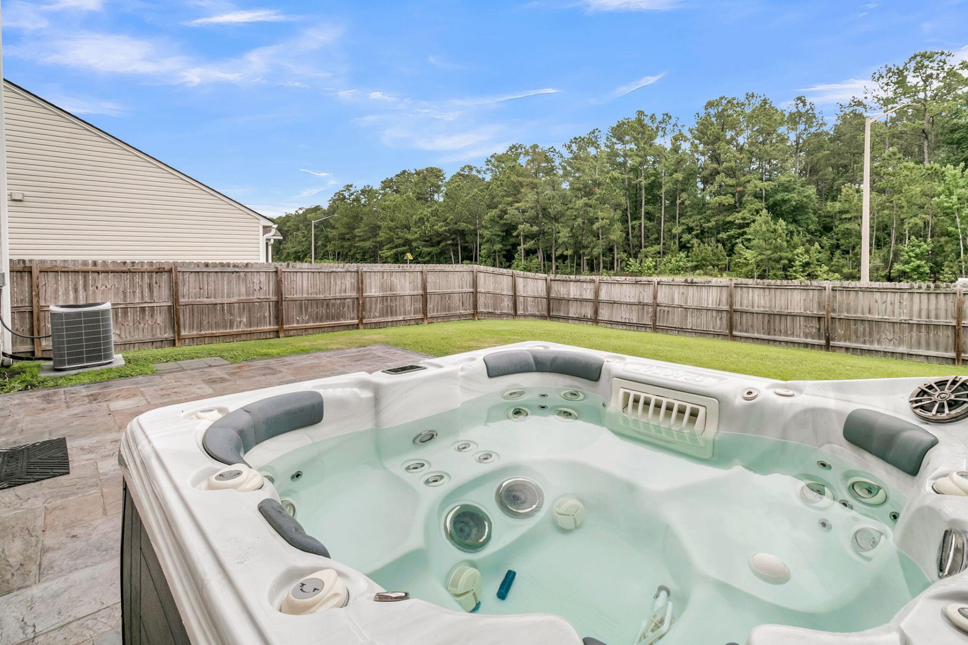 136 Mayfield Drive Photo 33