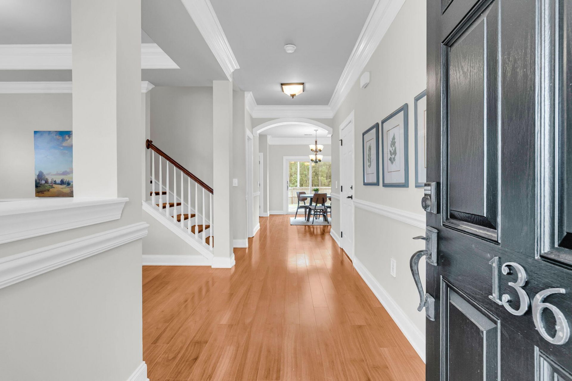 136 Mayfield Drive Photo 4