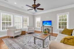 136 Mayfield Drive photo 4