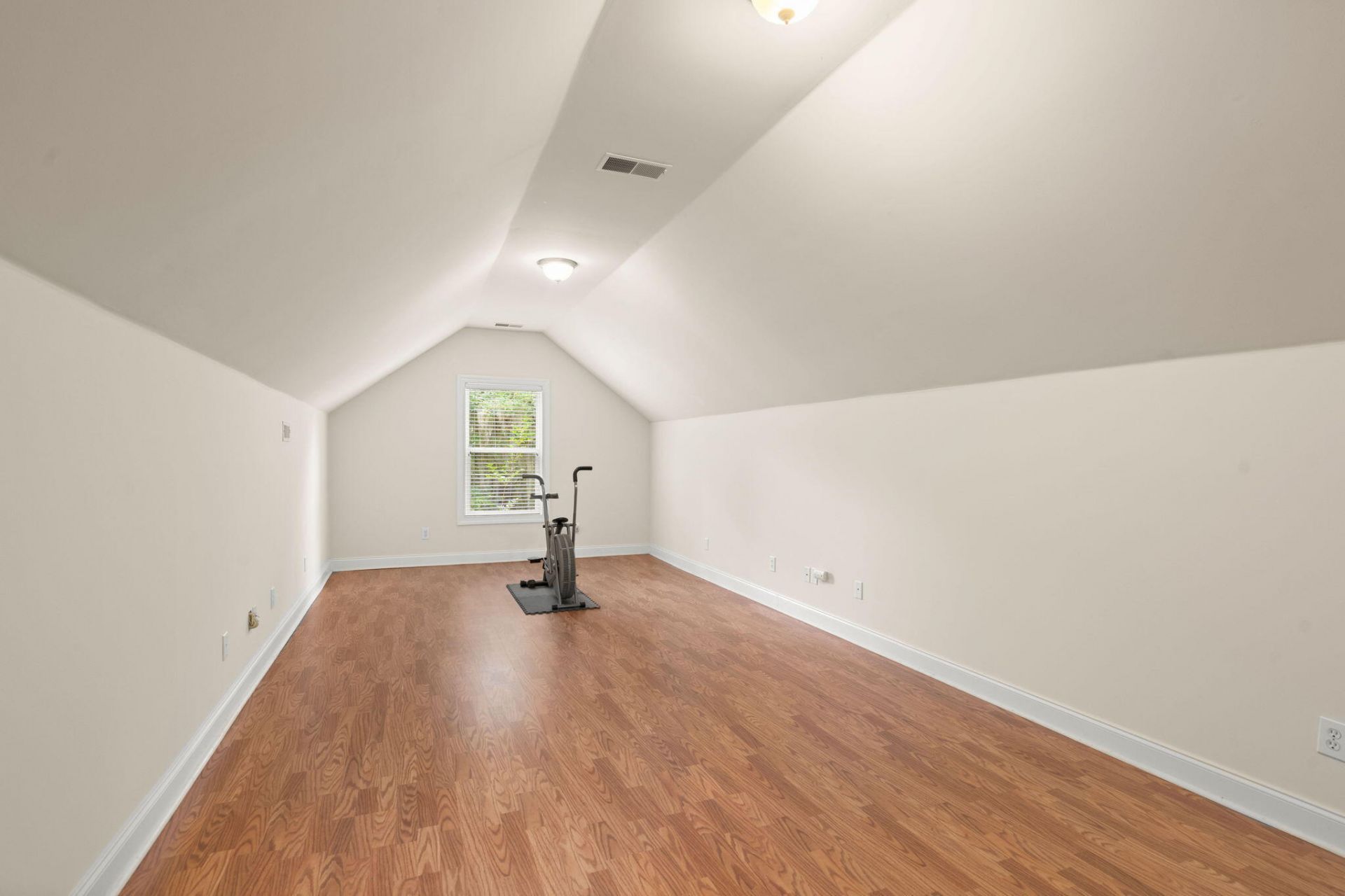 8789 Laurel Grove Lane Photo 34