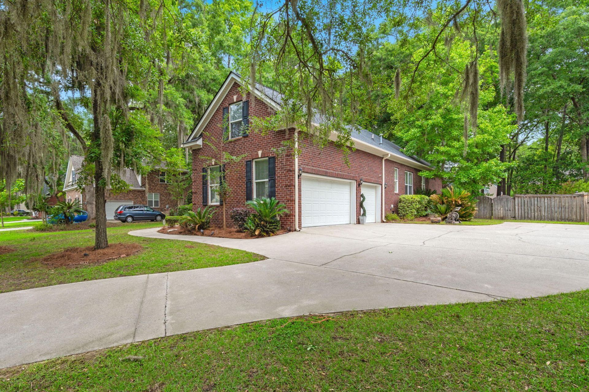 8789 Laurel Grove Lane Photo 4