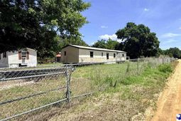 2028 Oakland Rd. photo 4