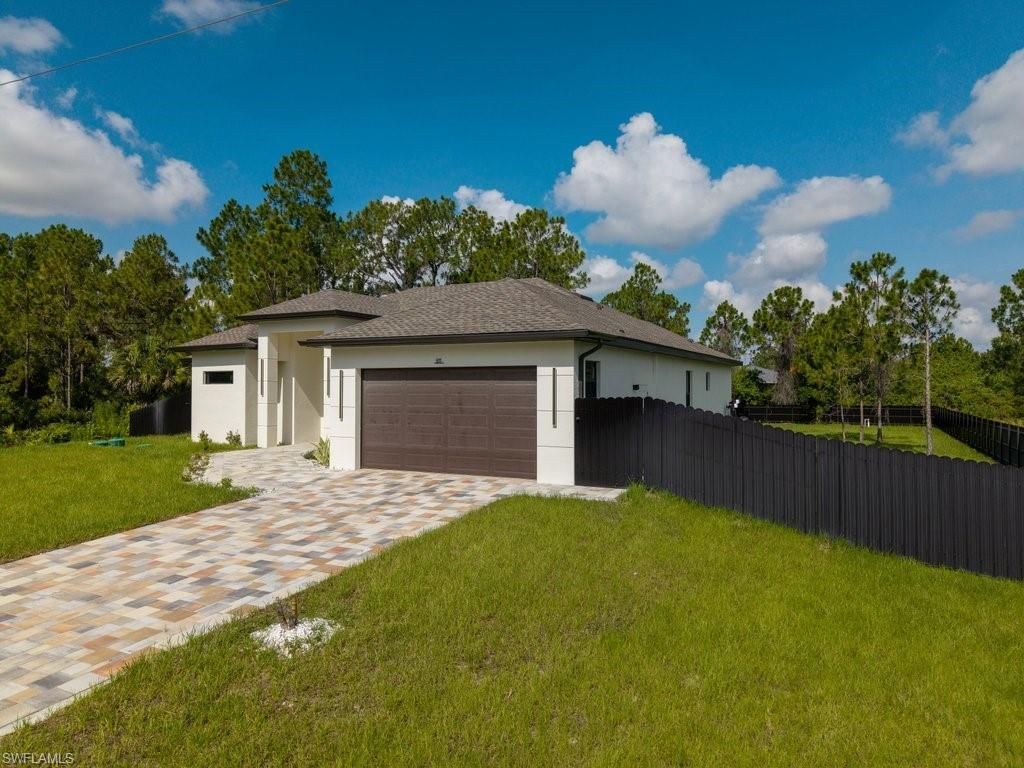 811 Rush Ave, Lehigh Acres, FL 33972 Photo