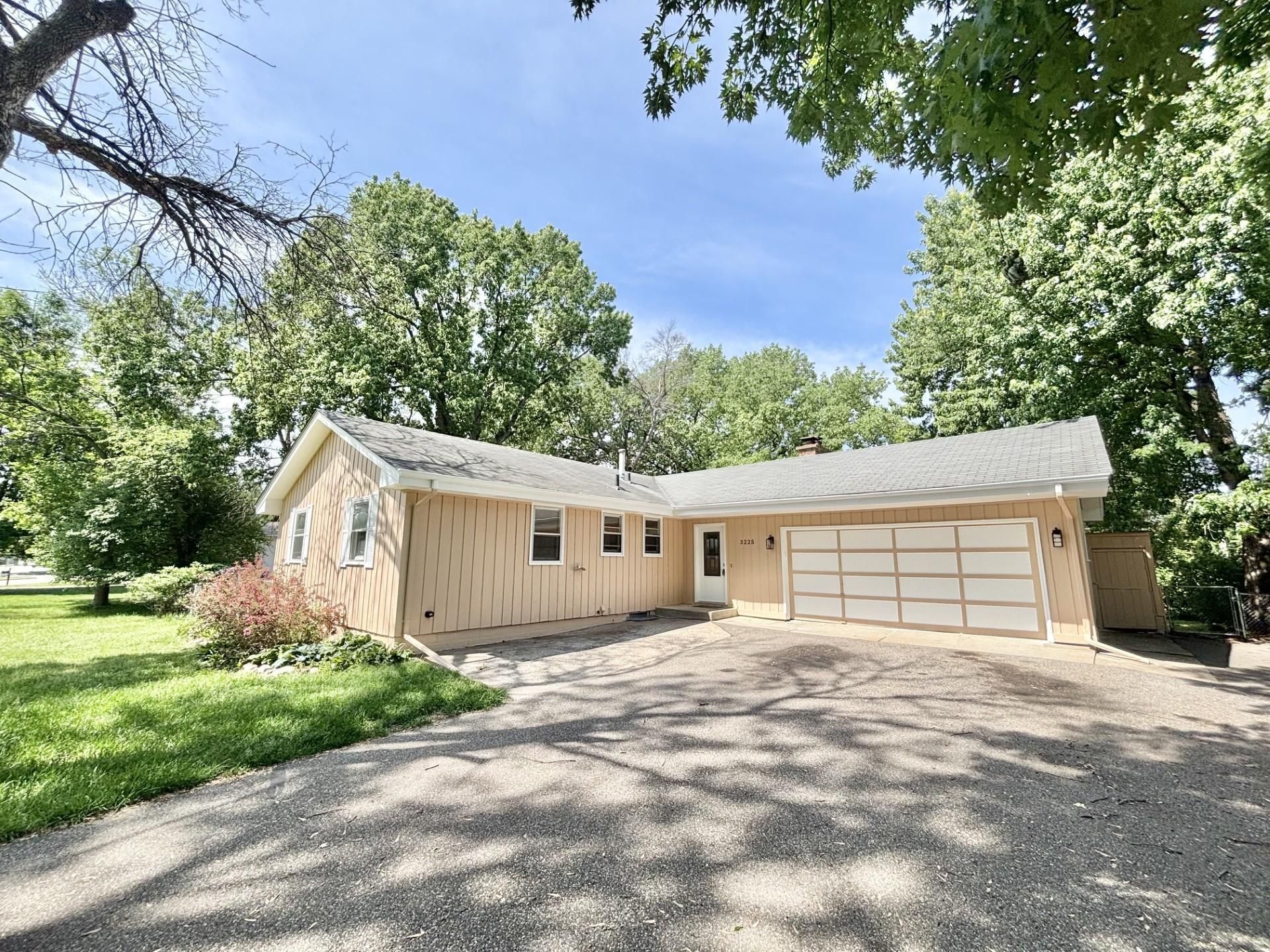 3225 Lanewood Lane N, Plymouth, MN 55447