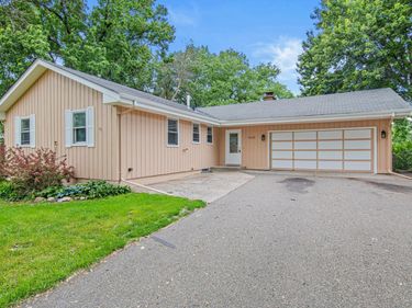 3225 Lanewood Lane N, Plymouth, MN 55447