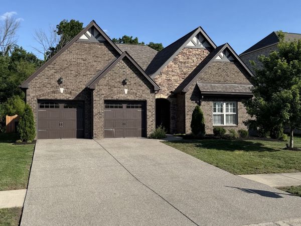 216 Meandering Dr, Lebanon, TN 37090
