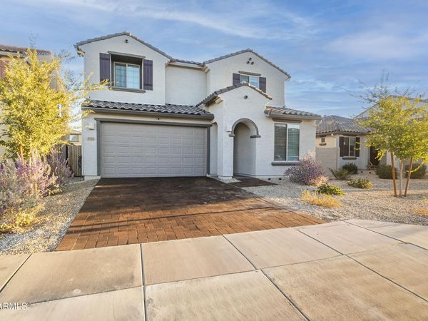 8955 W Luke Avenue, Glendale, AZ 85305