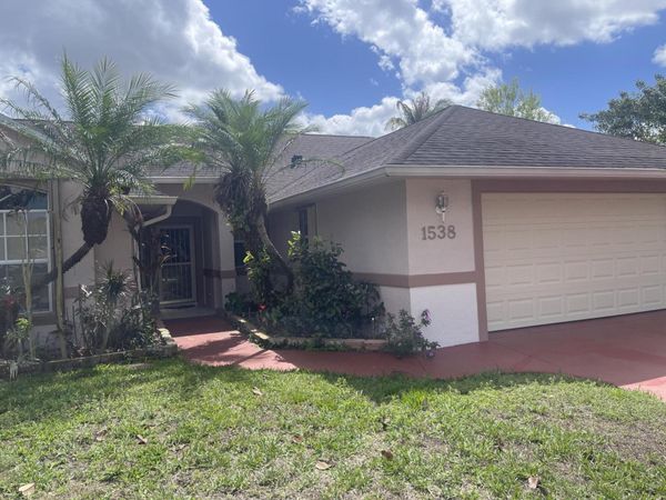 1538 SW Neptune Avenue, Port Saint Lucie, FL 34953