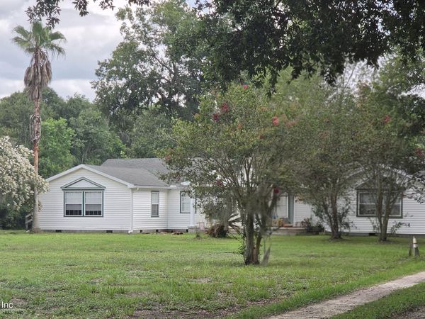 2554 NW 223RD Street NW, Lawtey, FL 32058