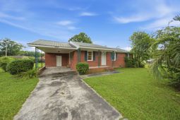 1828 Dellwood Drive photo 4