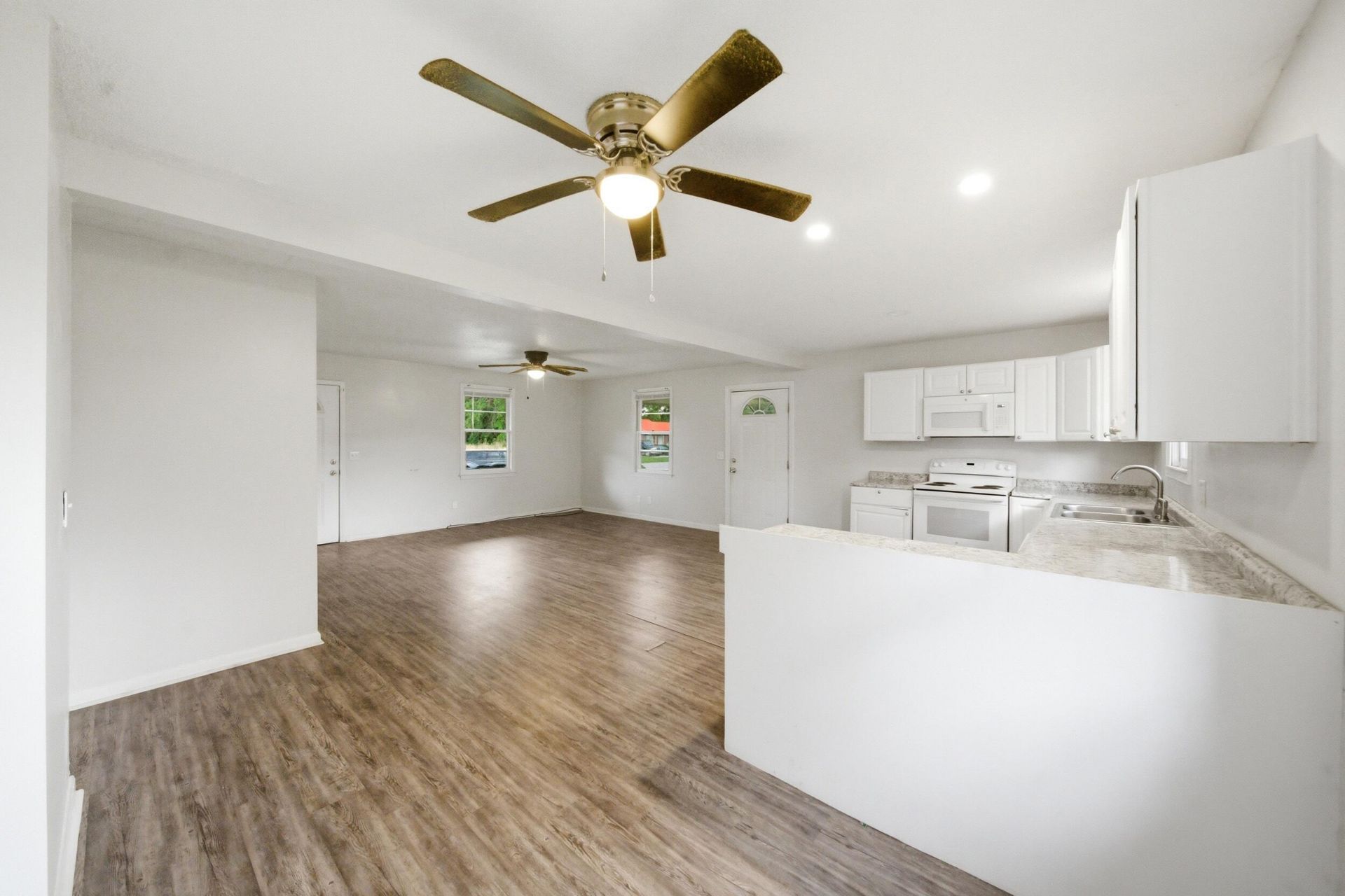 1828 Dellwood Drive Photo 9