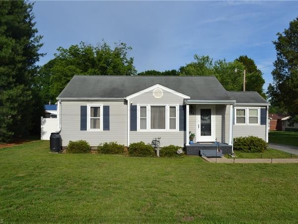 305 N 10th Avenue , Mayodan, NC 27027