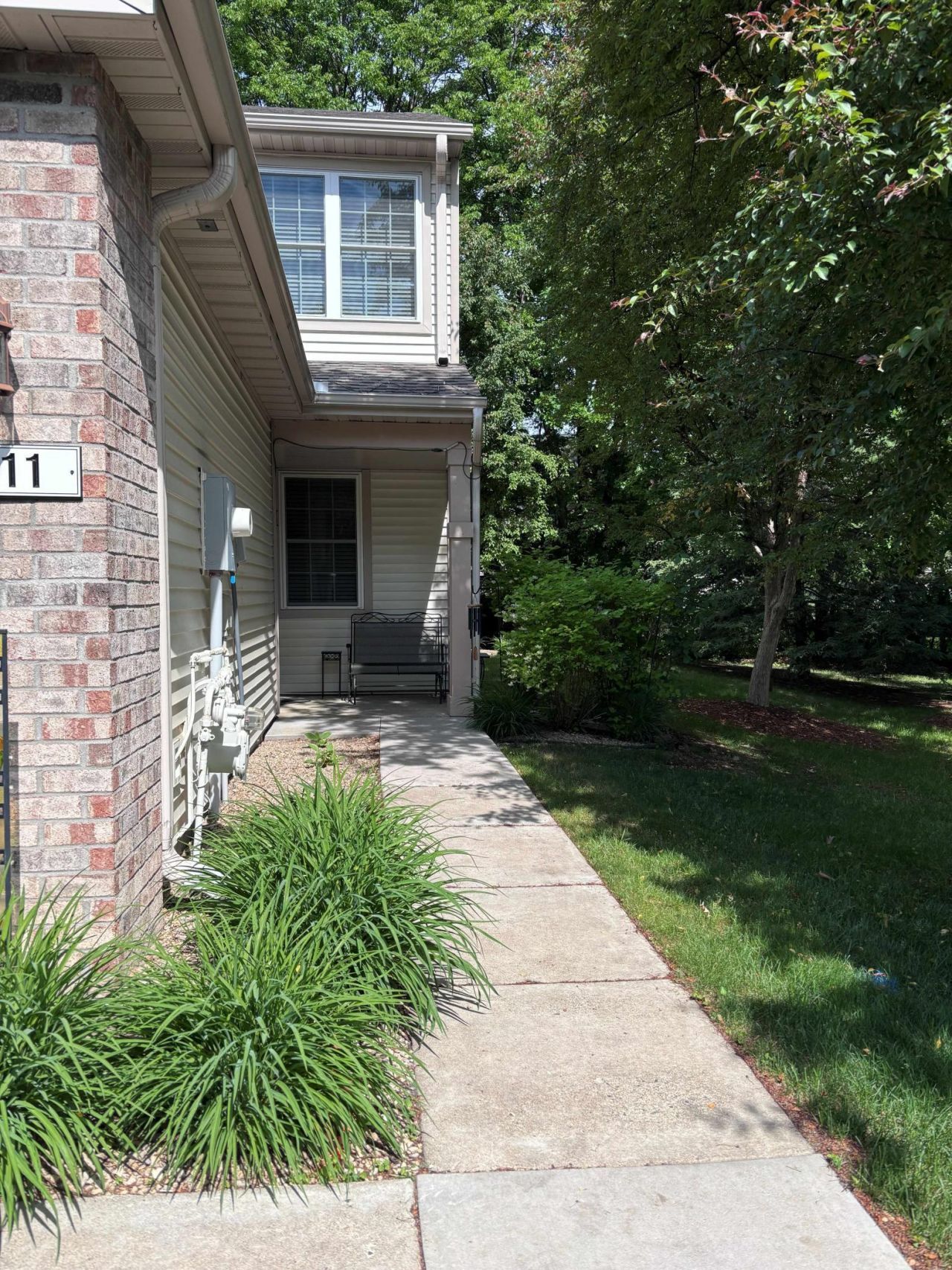 8011 Everest Lane N, Maple Grove, MN 55311