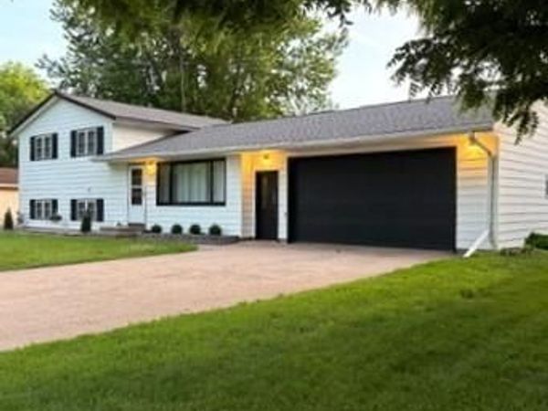 1107 4th Street NW, Clara City, MN 56222