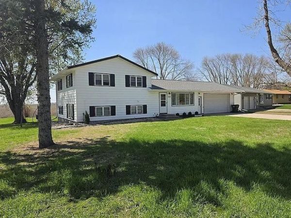 1107 4th Street NW, Clara City, MN 56222