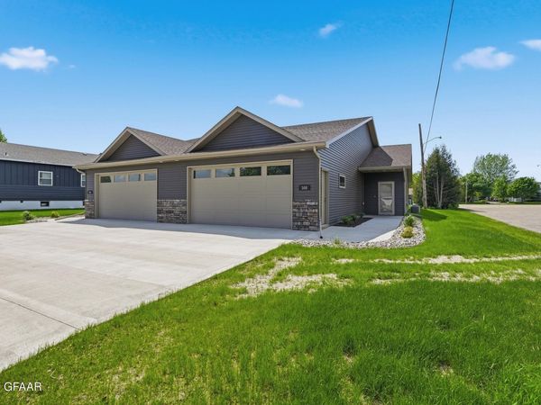 308 DOHENY Street , Northwood, ND 58267