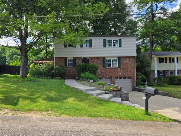 1520 Woodstream Dr , Glenshaw, PA 15116