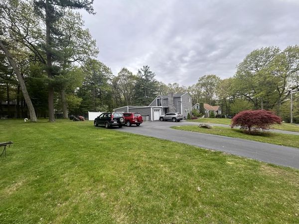 1389 Main St, Lynnfield, MA 01940