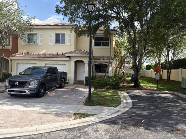 11500 NW 33rd Street, Sunrise, FL 33323