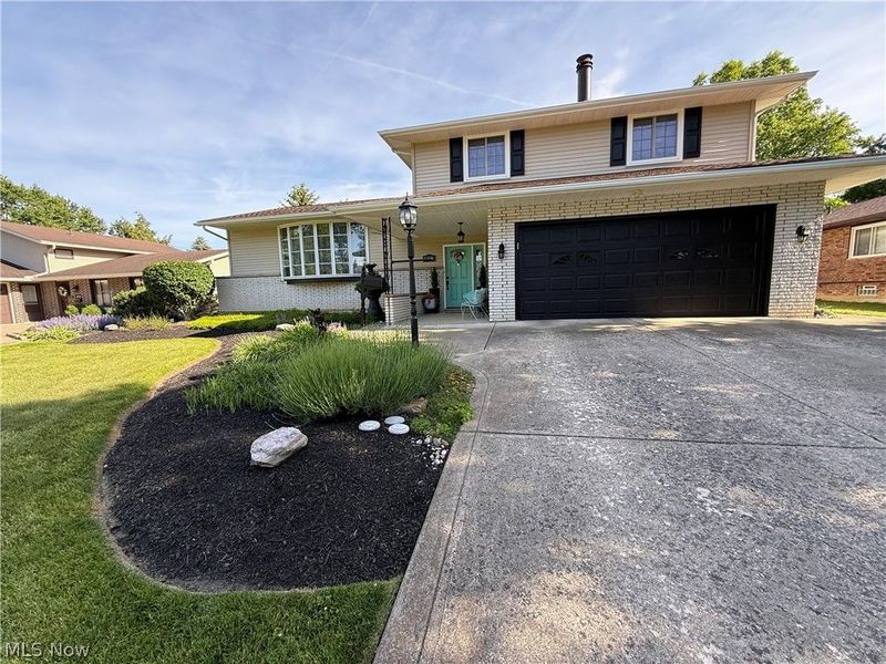 13981 Indian Creek Drive, Middleburg Heights, OH 44130 Photo 2