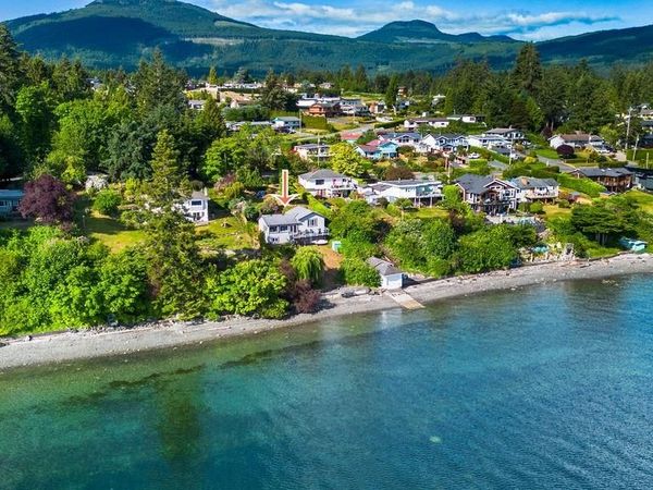 3677 Gardner Rd , Saltair, BC V9G 2A2