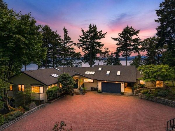 2070 Cooper Rd, Gabriola Island, BC V0R 1X7