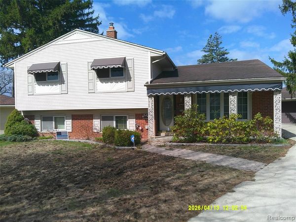 2803 Lexington Court , Trenton, MI 48183