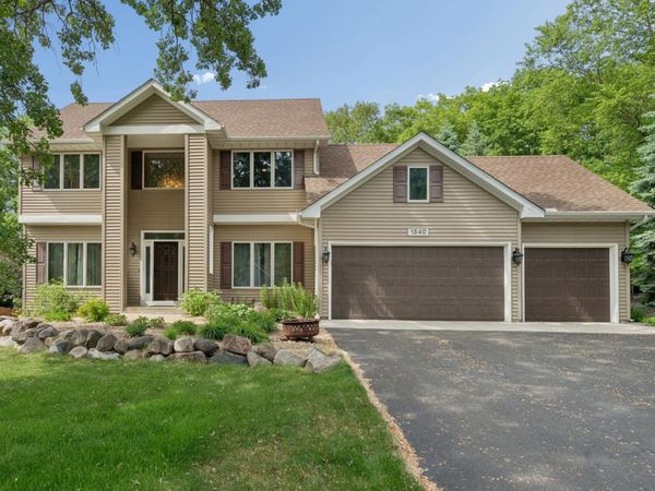 1540 Viewcrest Lane, Burnsville, MN 55337