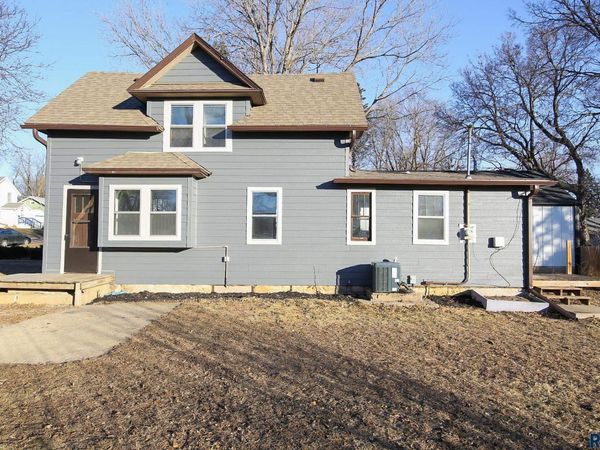 1914 S Duluth Ave, Sioux Falls, SD 57105